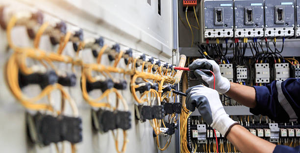 Professional Electrician technician working in Clifton, TN